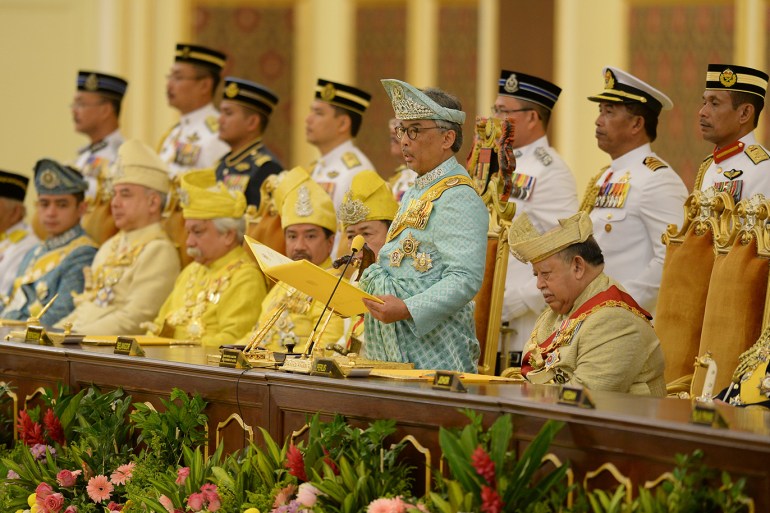 Malaysia's new King Sultan Abdullah Sultan Ahmad Shah takes oath at National Palace in Kuala Lumpur, Malaysia January 31, 2019. Department of Information/Mohd Nazri Raapai via REUTERS ATTENTION EDITORS - THIS IMAGE WAS PROVIDED BY A THIRD PARTY. NO RESALES. NO ARCHIVES.