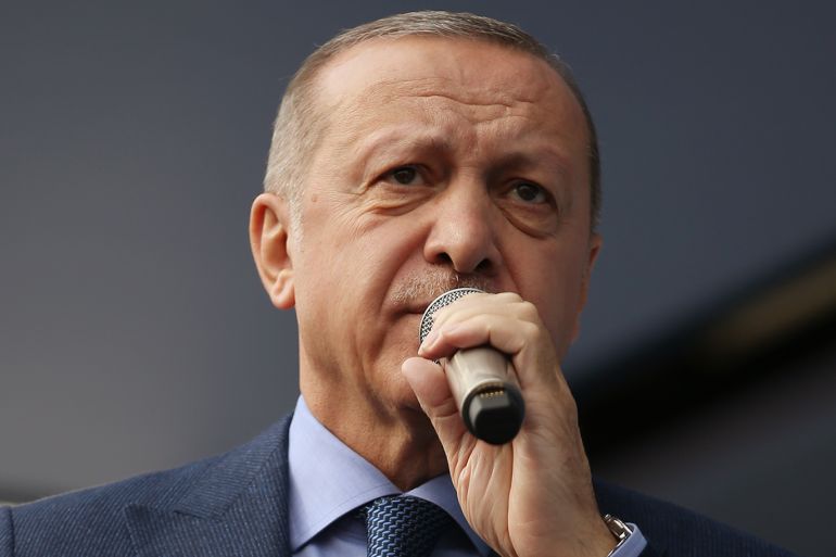 أردوغان ينتقد استخدام بن سلمان للمال لتغطية جريمة خاشقجي