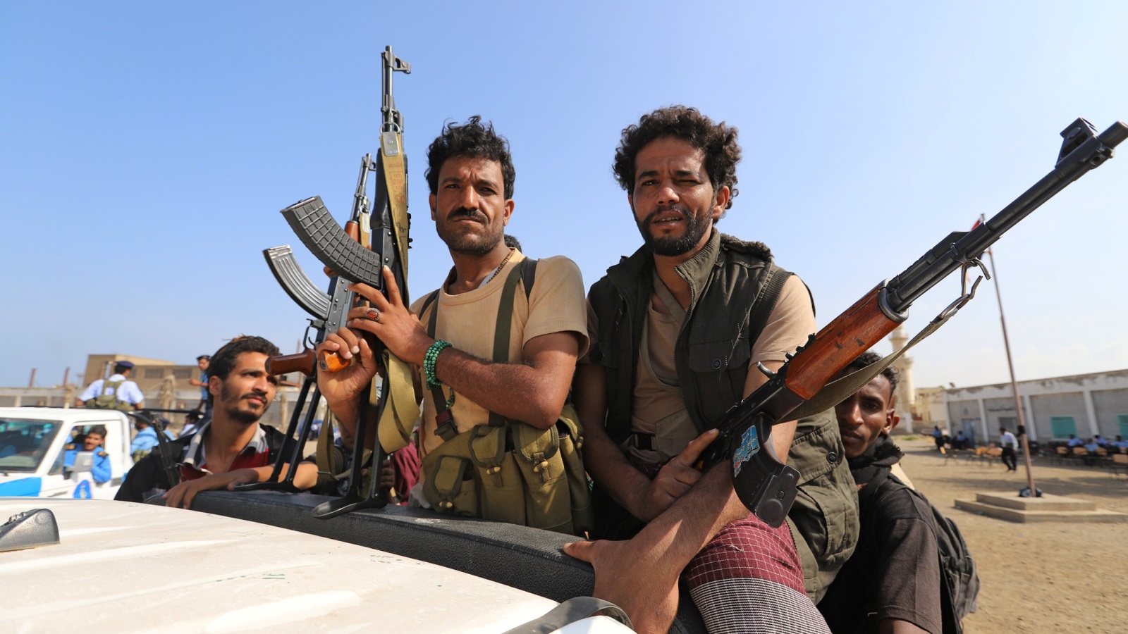 ‪قوات من الحوثيين في الحديدة غرب اليمن‬ قوات من الحوثيين في الحديدة غرب اليمن (رويترز-أرشيف)