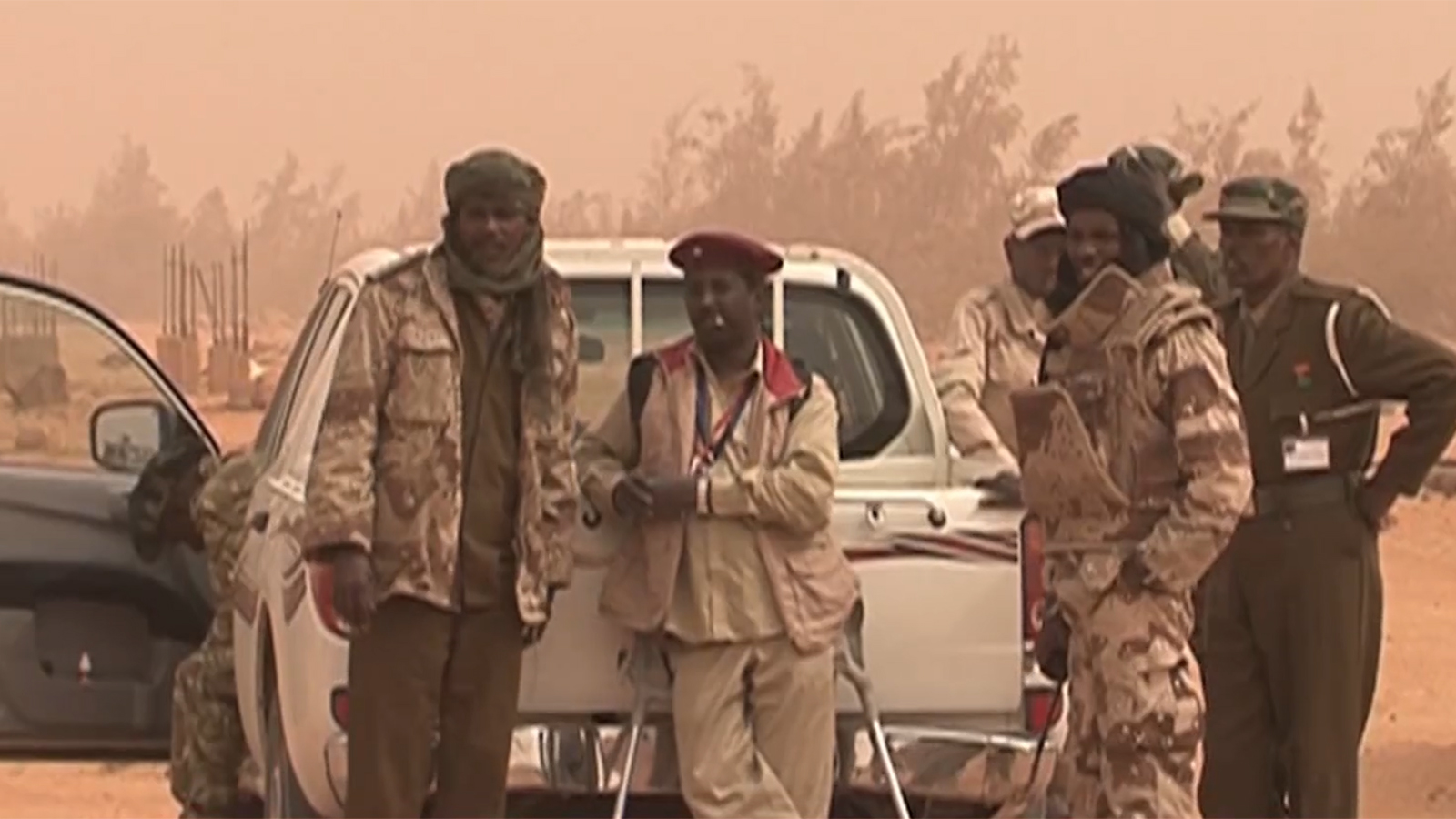 قبائل التبو الليبية رفضت وجود قوات حفتر على أراضيها (الجزيرة)