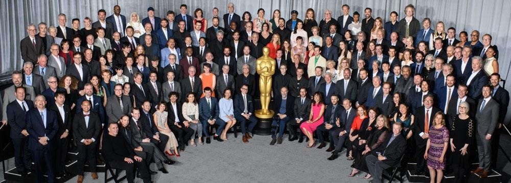 
صورة تجمع كل مرشحي الأوسكار لهذا العام قبل حفل الغداء على شرف الأكاديمية (مواقع التواصل)
