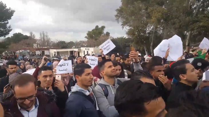 طلاب الجامعات يلتحقون بالاحتجاجات ضد ترشح بوتفليقة