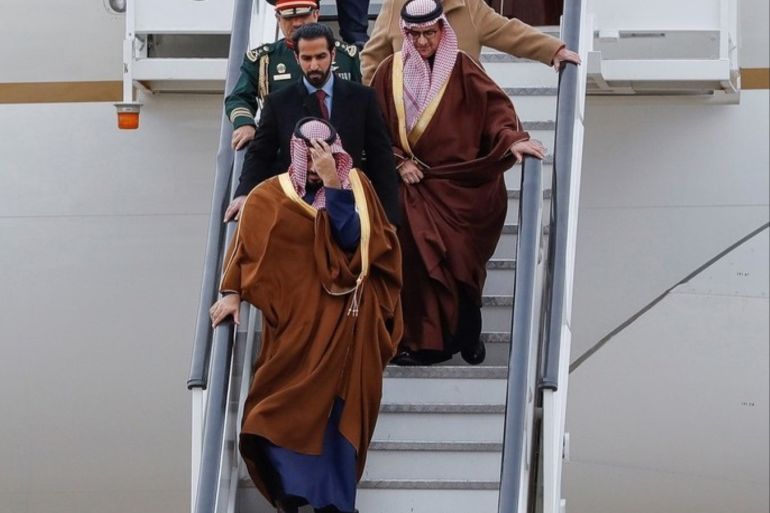 epa06661875 Saudi Arabia's Crown Prince Mohammed bin Salman Abdulaziz al Saud (C) arrives at Torrejon de Ardoz Airport, in Madrid, Spain, 11 April 2018. Saudi Prince Mohammed bin Salman is on an official visit to Spain. EPA-EFE/EMILIO NARANJO