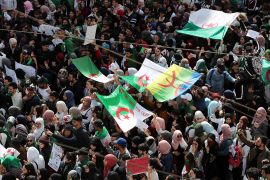 الجيش قلق على الأمن والجزائريون يتمسكون برفض العهدة الخامسة