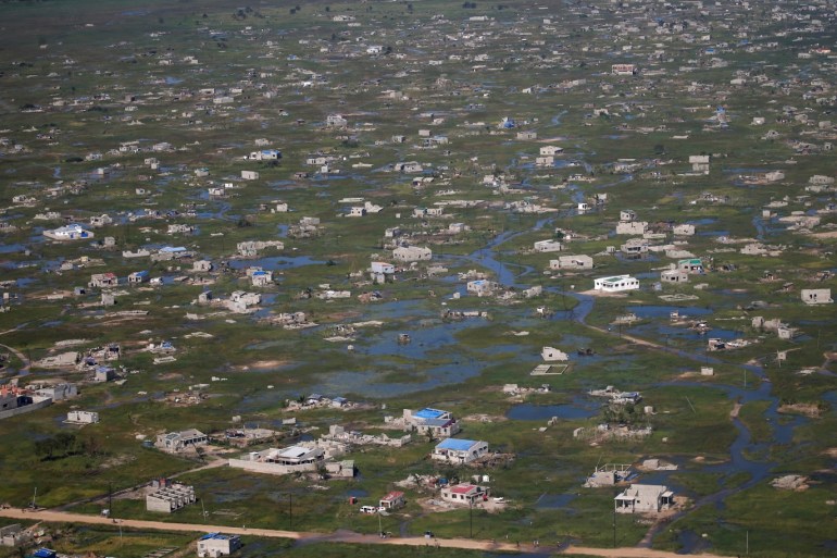 A general view of houses seen from the air near Nhamatanda village, Beira, Mozambique, following Cyclone Idai, March 26, 2019. Picture taken March 26, 2019. REUTERS/Siphiwe Sibeko