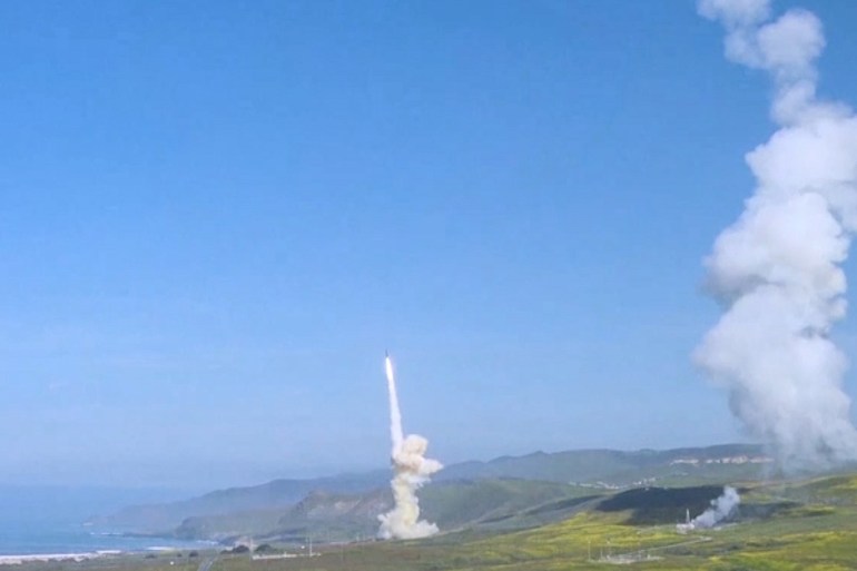 أعلنت الولايات المتحدة أنّها اختبرت بنجاح منظومة لاعتراض صواريخ باليستية عابرة للقارات، مماثلة لتلك التي أطلقتها كوريا الشمالية في إطار تجارب اختبارية.