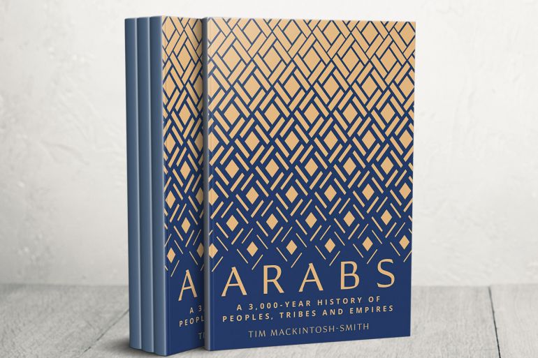 غلاف كتاب العرب 3000 آلاف عام تاريخ الشعوب والقبائل والإمبراطوريات للبريطاني تيم ماكينتوش سميث
