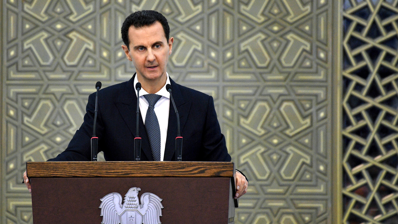 الأسد خفضت له السن الدنيا من أربعين إلى 34 عاما