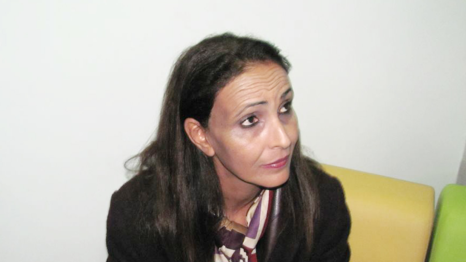 ‪نجوى الرزقي ضحية تعرضت للتعذيب في سجون بن علي بسبب معارضتها للنظام‬  (الجزيرة)