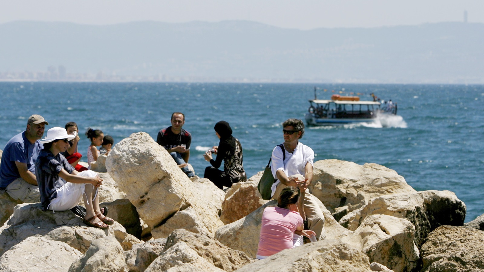 بلغت نسبة السياح العرب (باستثناء السوريين) في لبنان 53% من السياح الذين زاروا لبنان سنة 2010