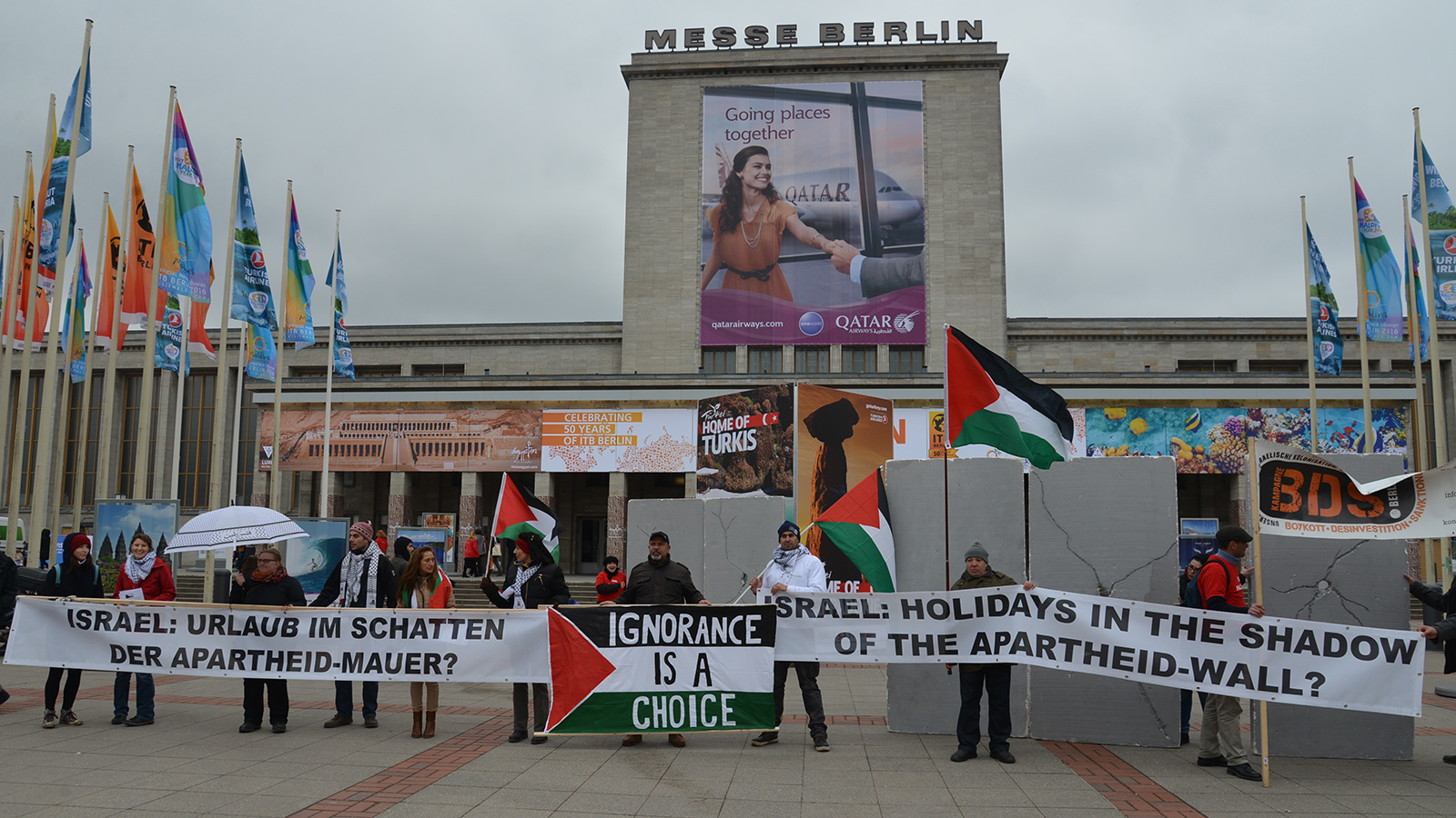 ‪مشاركة إسرائيل ببورصة برلين السياحية تثير سنويا احتجاجات ينظمها ناشطون عرب وألمان‬ (الجزيرة)