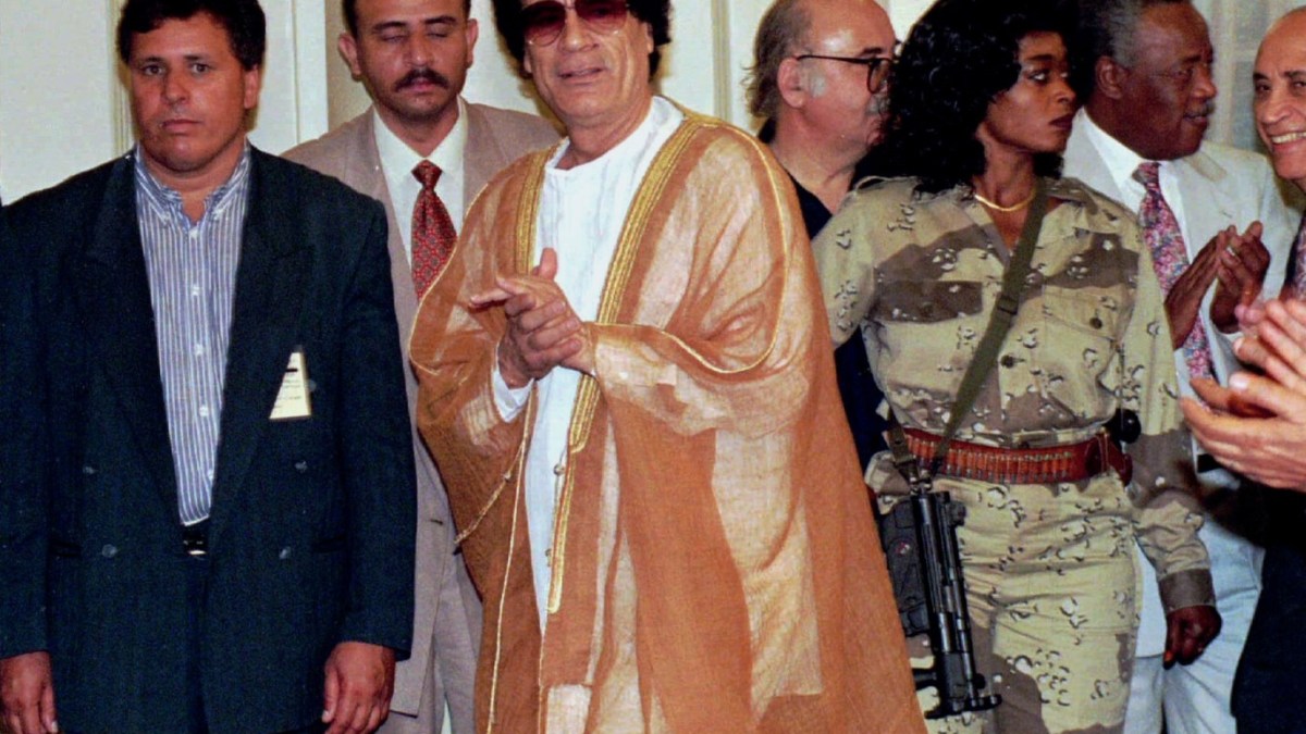 هل معمر القذافي لا يزال على قيد الحياه؟