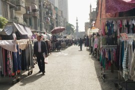 وكالة البلح أحد أقدم مراكز بيع الملابس بمصر -
