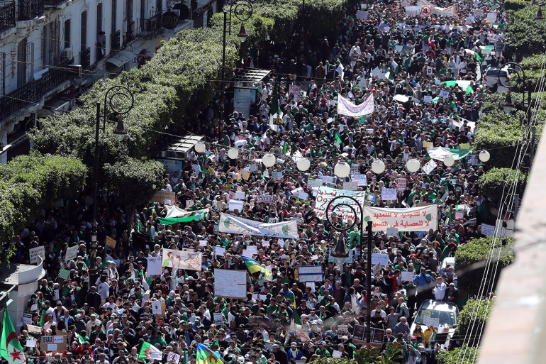 epa07439918 Algerians protest against extending President Abdelaziz Bouteflika mandate in Algiers, Algeria, 15 March 2019. Protests continue in Algeria despite Algeria's president announcement on 11 March that he will not run for a fifth Presidential term and postponement of presidential elections previously scheduled for 18 April 2019. EPA-EFE/MOHAMED MESSARA
