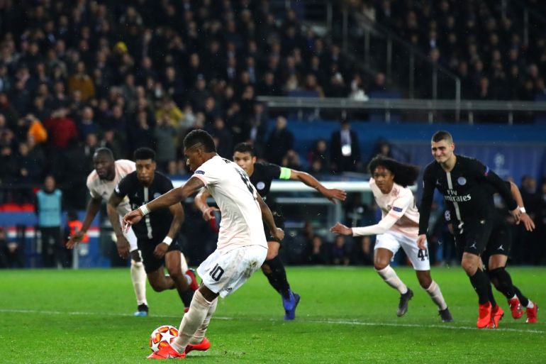PARIS, FRANCE - MARCH 06: Marcus Rashford of Manchester United scores his sides third goal during the UEFA Champions League Round of 16 Second Leg match between Paris Saint-Germain and Manchester United at Parc des Princes on March 06, 2019 in Paris, . (Photo by Julian Finney/Getty Images)