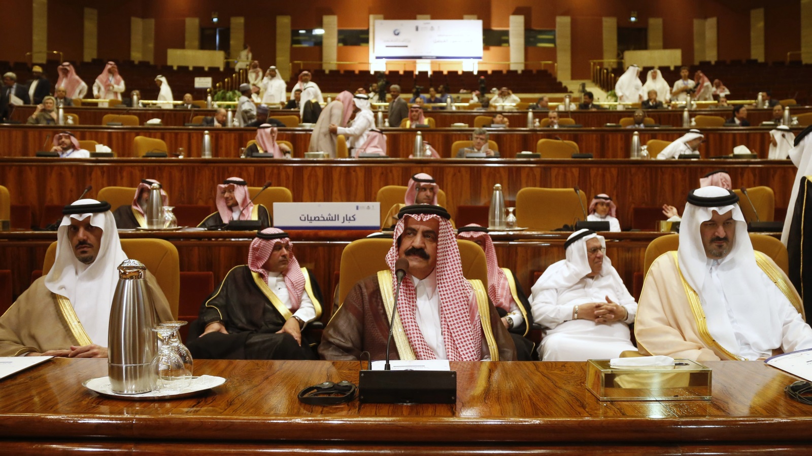 ‪الملياردير السعودي سلطان الكبير (وسط) هو الرئيس والمالك الوحيد لشركة المراعي‬ (رويترز)