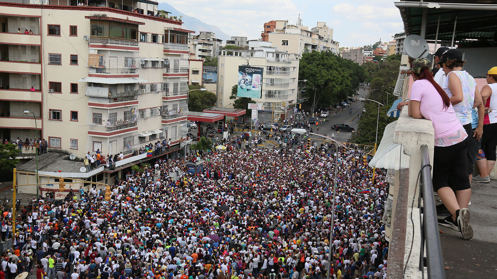 ‪مظاهرة سابقة للمعارضة الفنزويلية بالعاصمة كراكاس‬ (الجزيرة)