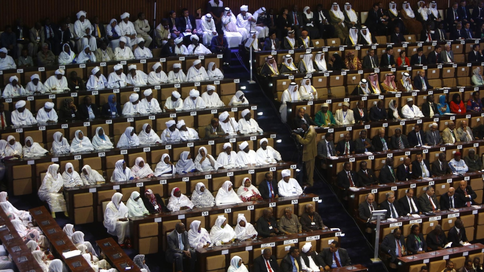 المؤتمر الوطني يمتلك أغلبية في البرلمان تمكنه من تمرير مراسيم الطوارئ (غيتي)