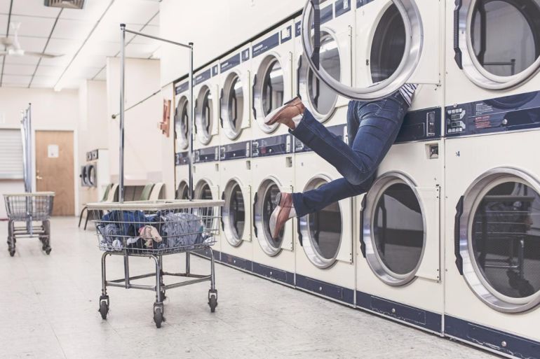 Nagwan Lithy - يجب تنظيف الغسالة من البكتيريا كل فترة (بيكسابي) - لا تغسلوا ملابسكم.. الطريقة الأفضل لتنظيف ثيابكم