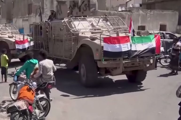 الجزيرة تكشف وجود مقاتلين وقياديين مدعومين إماراتيا بتعز اليمنية