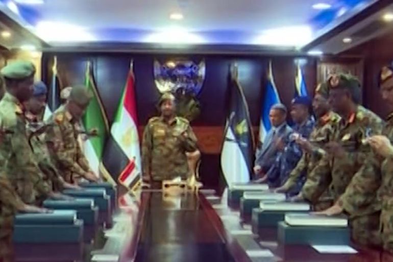 المجلس العسكري بالسودان يؤدي اليمين الدستورية