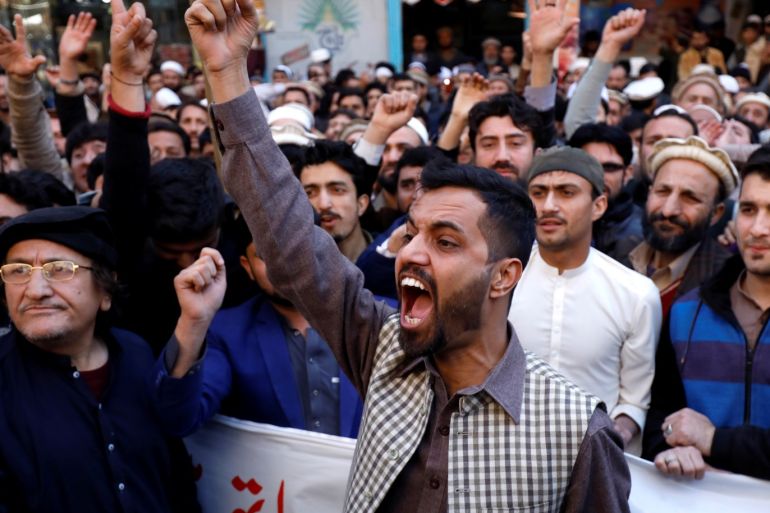 People chant slogans during a rally after Pakistan shot down two Indian military aircrafts, in Peshawar, Pakistan February 27, 2019. REUTERS/Fayaz Aziz