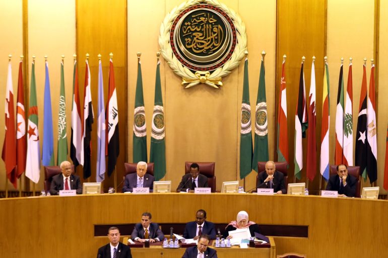 Palestinian President Mahmoud Abbas meets with the Arab League's foreign ministers to discuss unannounced U.S. blueprint for Israeli-Palestinian peace, in Cairo, Egypt April 21, 2019. REUTERS/Mohamed Abd El Ghany