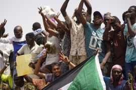 السودانيون لم يبرحوا الشارع رغم سقوط البشير