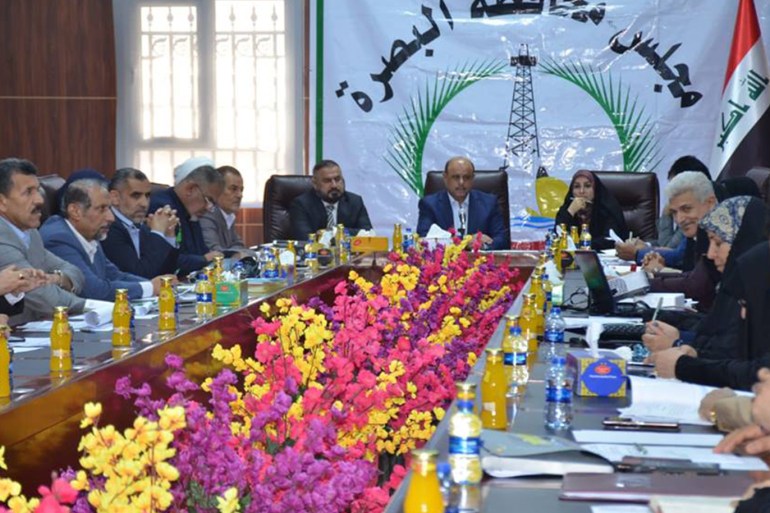 جلسة مجلس محافظة البصرة خلال التصويت على مشروع الاقليم