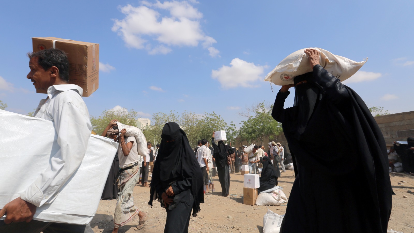 ‪مسؤول حكومي يمني يقر بوجود تلاعب في أموال المساعدات‬  (رويترز)