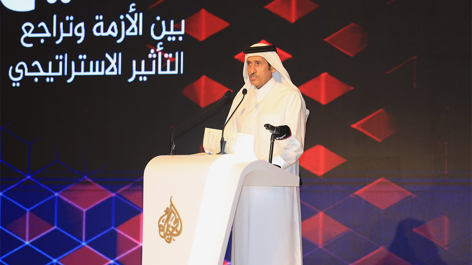 ‪رئيس مجلس إدارة شبكة الجزيرة يؤكد أن حصار قطر ضرب المنظومة الخليجية في عمقها‬ (الجزيرة)
