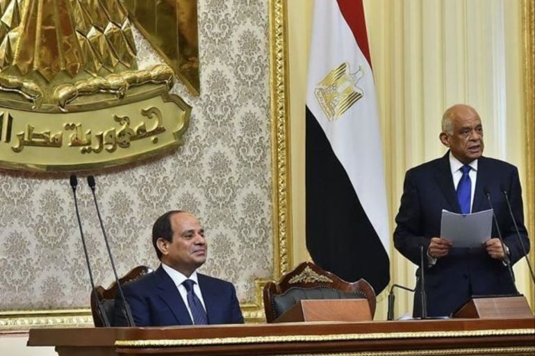 الرئيس المصري عبد الفتاح السيسي يستعد لإلقاء كلمة أمام البرلمان المصري