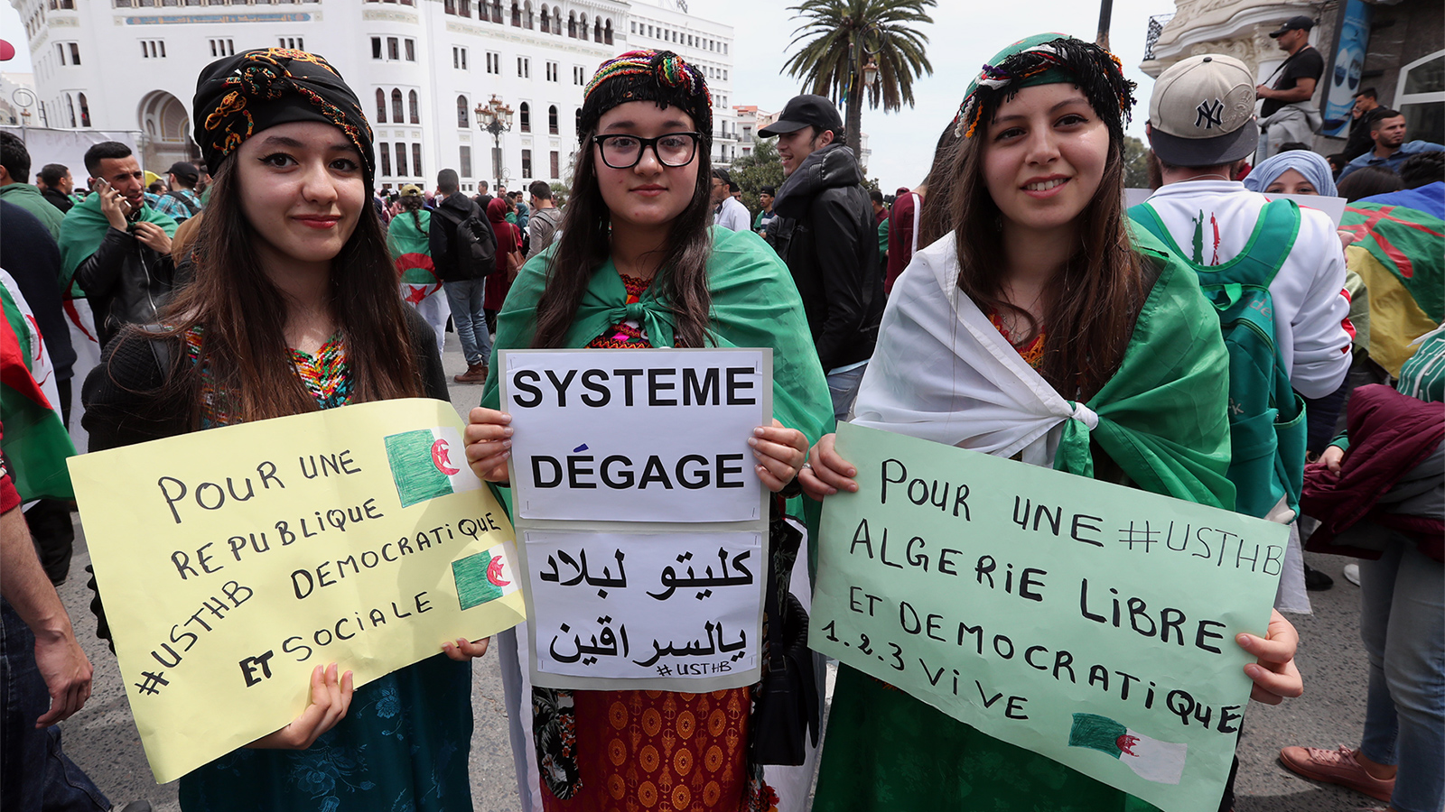 ‪(الأوروبية)‬ الجزائريون بدؤوا حراكهم منذ 22 فبراير/شباط الماضي