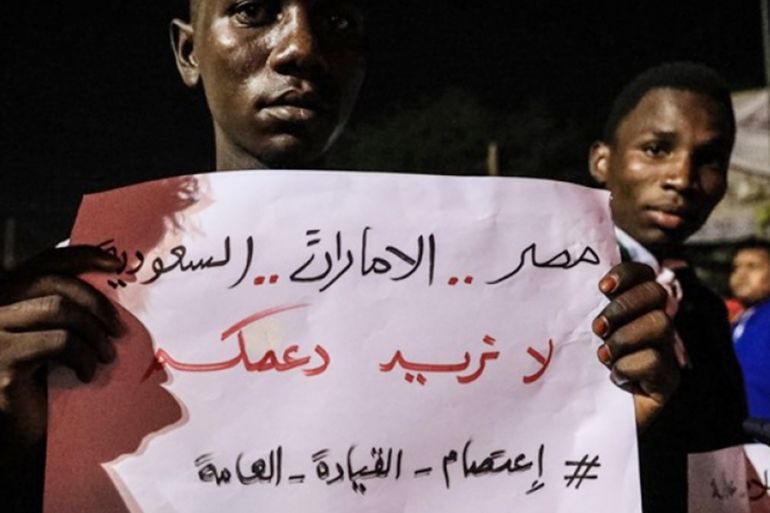 السودان.. تحذيرات متصاعدة من ضم البلاد لمحور الثورة المضادة