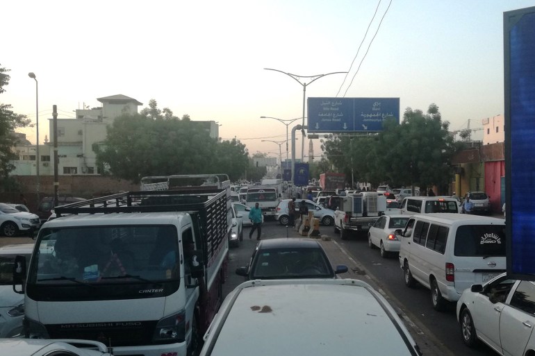 شل حركة السير في الخرطوم بالتزامن مع إضراب محدود للشرطة