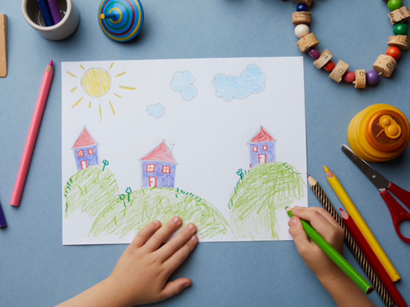 منها تعزيز نموهم الاستكشافي والنفسي.. هذه أبرز فوائد الرسم للأطفال 