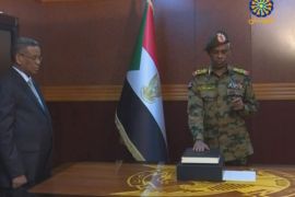 وزير الدفاع السوداني يؤدي القسم