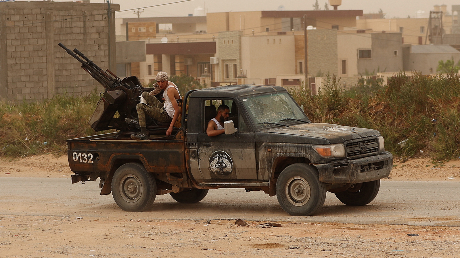 ‪قوات تابعة لحكومة الوفاق في العاصمة طرابلس‬ (الجزيرة)