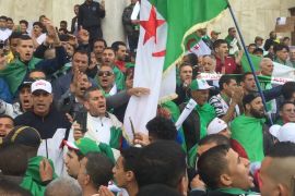 شعارات حراك الجزائر أكبر من بيان أشبه بالدستور