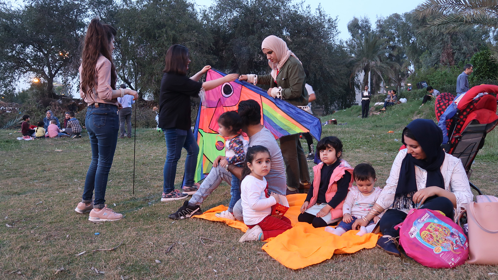 المهرجان شهد تفاعلا كبيرا من الأسر البغدادية(الجزيرة)
