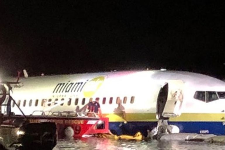 epa07546013 A handout photo made available by the Jacksonville Sheriffs Office in Jacksonville, Florida, USA, shows what is reported to be a chartered Boeing 737 aircraft that skidded off a runway into the St. Johns River while landing at the Jacksonville Naval Air Station on 03 May 2019. According to reports the flight originated at Guantanamo Bay, Cuba and carried 143 people, all of whom are alive and accounted for. EPA-EFE/JACKSONVILLE SHERIFF'S OFFICE / HANDOUT HANDOUT BEST QUALITY AVAILABLE HANDOUT EDITORIAL USE ONLY/NO SALES