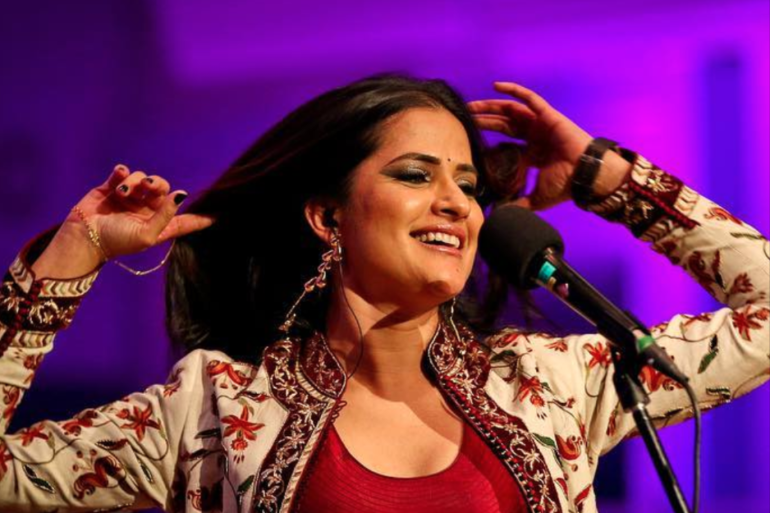 المغنية الهندية سونا موهاباترا