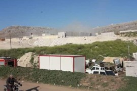 تصاعد الدخان من نقطة المراقبة التركية ببلدة شير في جبل شحشبو / ريف حماة الشمالي.