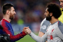 Soccer Football - Champions League Semi Final First Leg - FC Barcelona v Liverpool - Camp Nou, Barcelona, Spain - May 1, 2019 Barcelona's Lionel Messi shakes hands with Liverpool's Mohamed Salah before the match REUTERS/Albert Gea