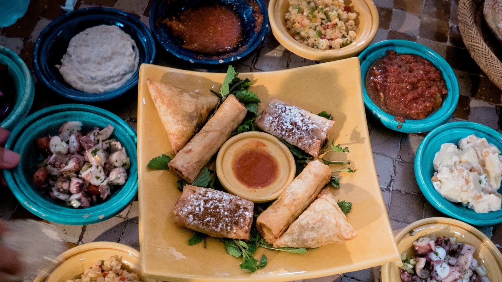 أطباق مغربية خاصة على مائدة إفطار رمضان (مواقع التواصل)