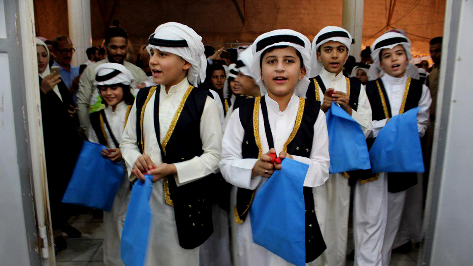 ‪أطفال عرب في مهرجان قرقيعان في مدينة أهواز بإيران‬ (وكالة إيرنا)