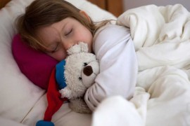 نوبات العطس الصباحية والمسائية لدى الأطفال تشير إلى حساسية الغبار المنزلي