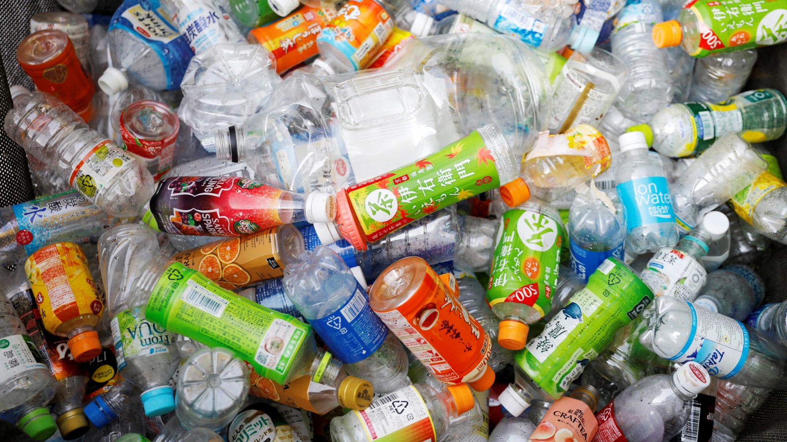 المنتجات البلاستيكية تحتوي على مواد غير قابلة للتحلل (رويترز)
