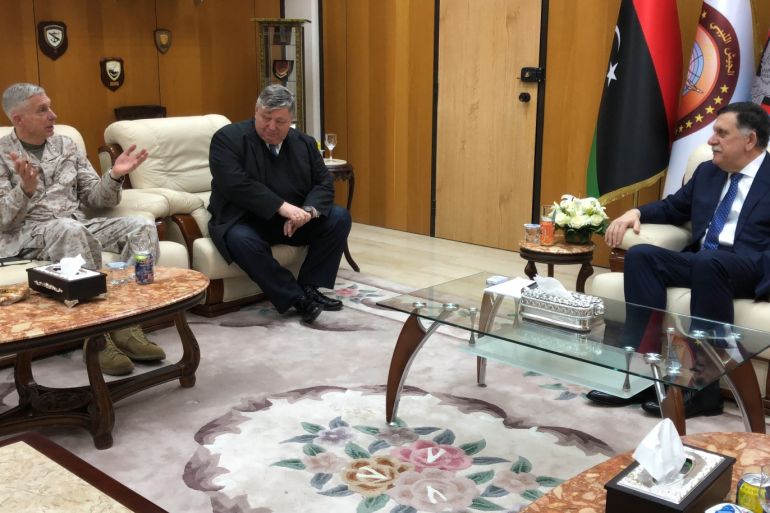 القائد العام لقوات أفريكوم خلال لقاء مع فايز السراج في ليبيا مارس الماضي