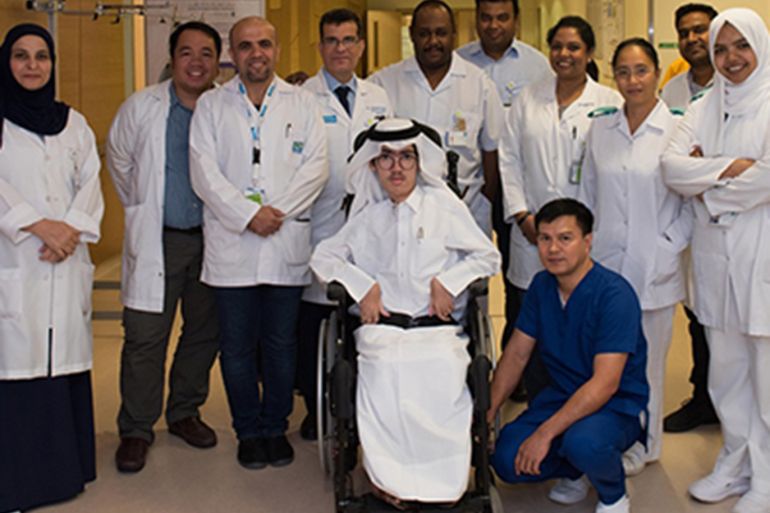 "عبدالرحمن" شاب قطري يتحدى المرض بمركز قطر لإعادة التأهيل